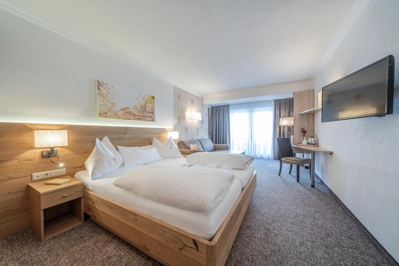 Superior Double Room,1499023999:JPEG