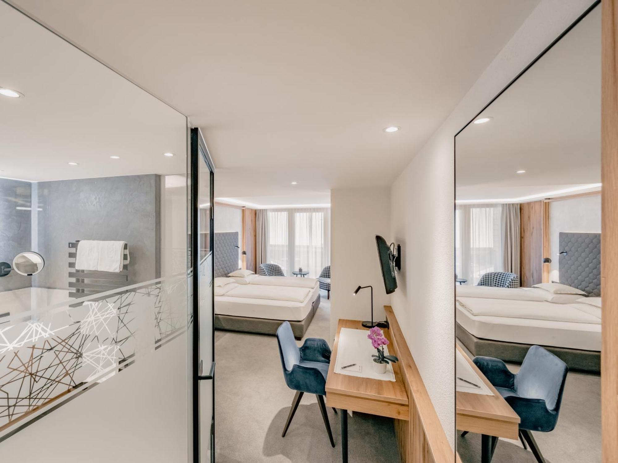 Junior Suite,1611104513:JPEG